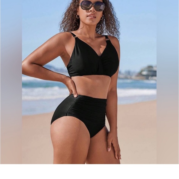 BLACK RUCHED HIGH WAISTED BIKINI SWIMSUIT SET - Picture 4 of 8